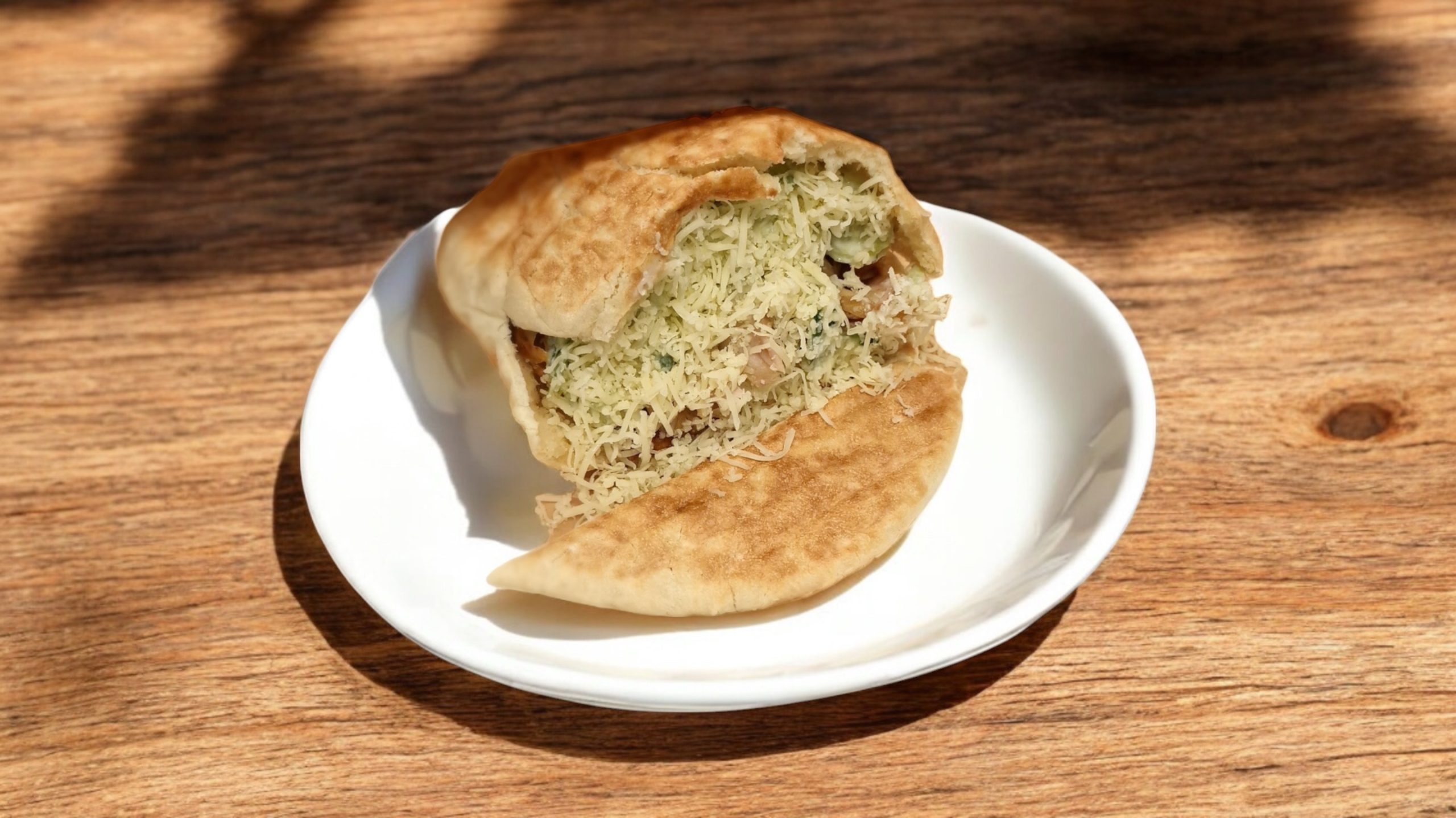 Gyros pitában sajttal